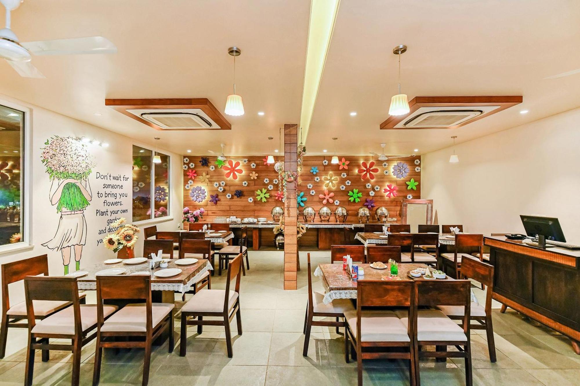 Fleur Hotel Jaipur Exteriör bild